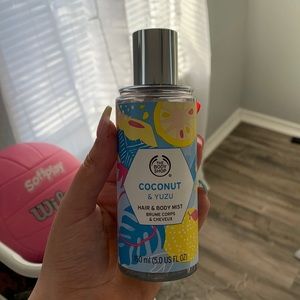 coconut & yuzu hair and body mist from the body shop.